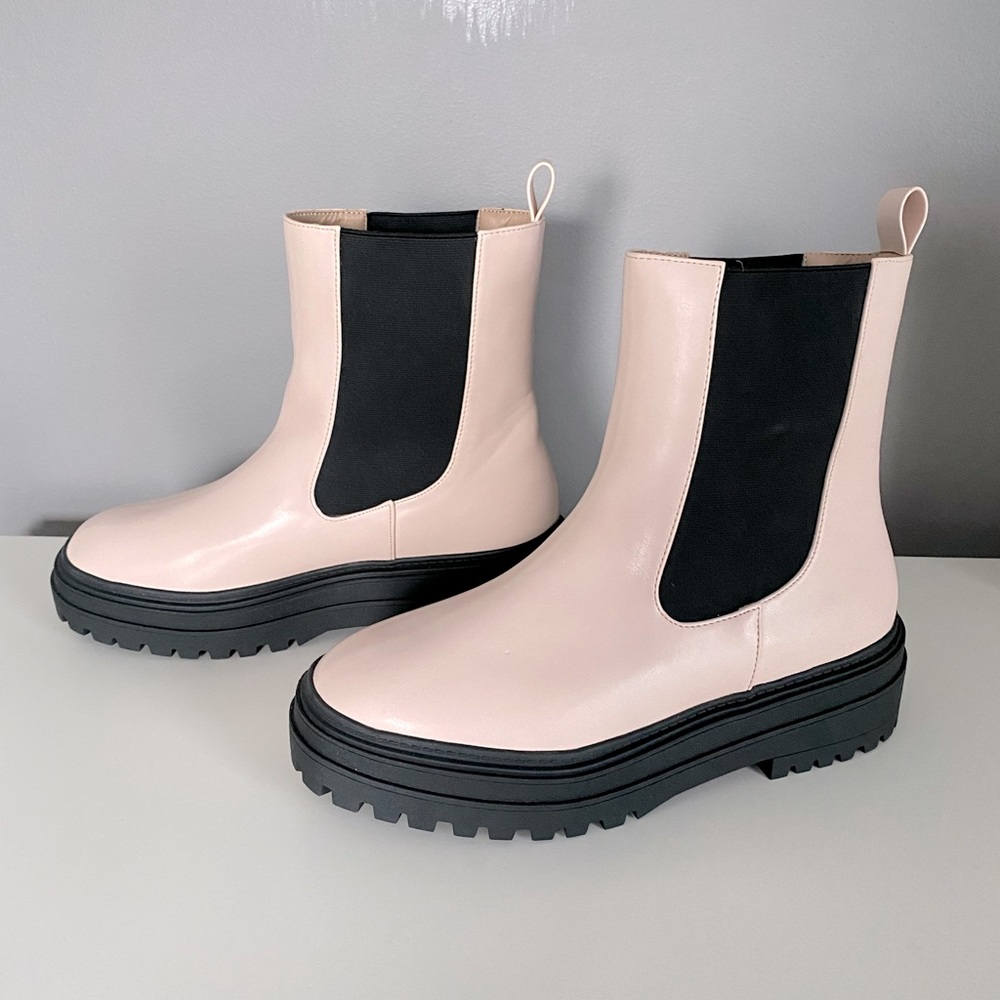 New Lulu’s Derrie Light Nude Platform Ankle Boots Chelsea Women’s 9 w/o Box